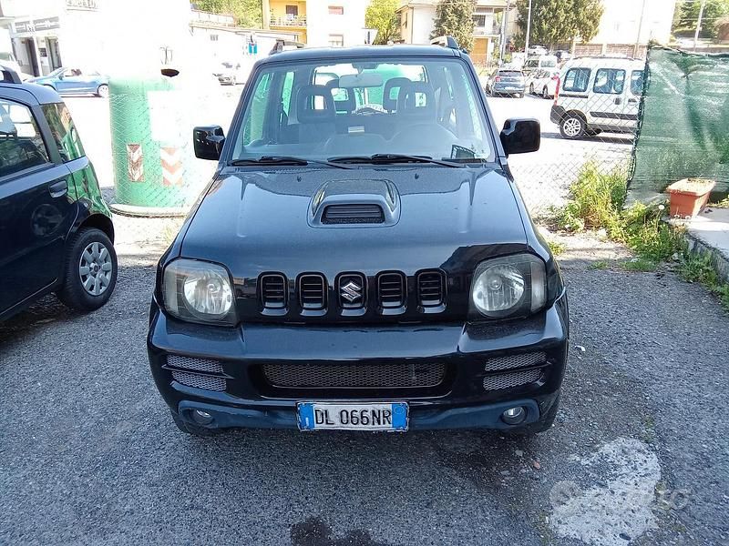 Usata Suzuki Jimny 86 CV (63 kW) 2007 Nero SUV