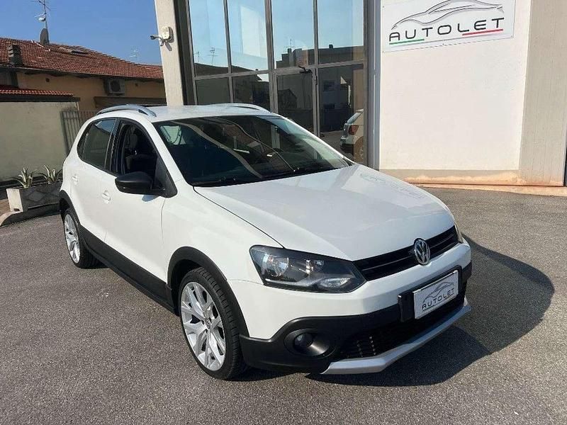Bianco Usata 2015 VW Polo Tre volumi | 8700 € (Buon prezzo) - Immagine 1/4
