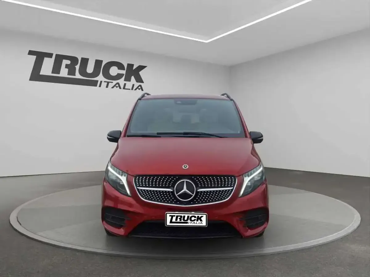 Usata Mercedes V300 239 CV (175 kW) 2022 Rosso Monovolume