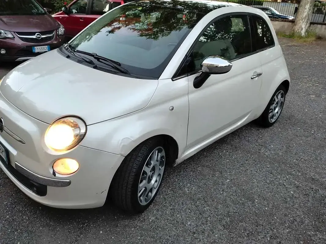 Usata Fiat 500 Lounge 75 CV (55 kW) 2008 Bianco Utilitaria