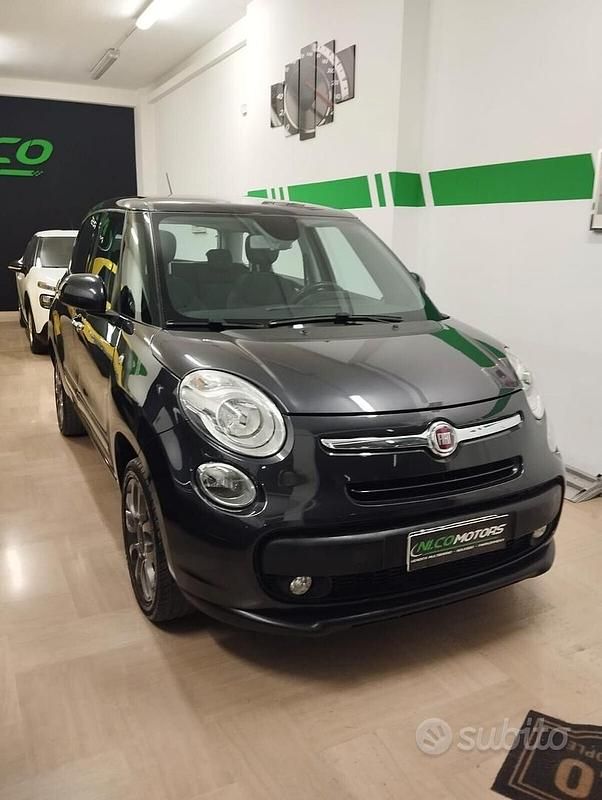 Begagnad Fiat 500L Lounge 80 HK (58 kW) 2014 Grå Minibuss