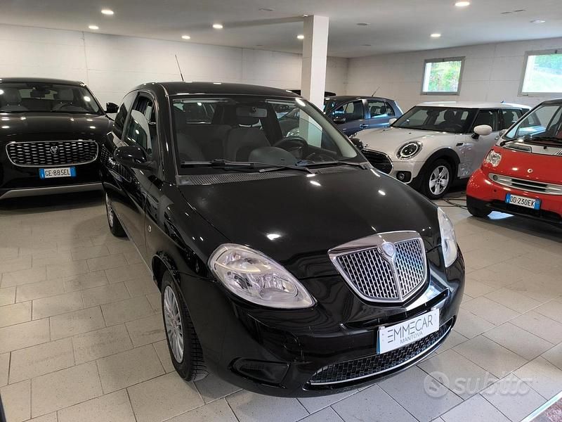 Usata Lancia Ypsilon 60 CV (44 kW) 2009 Nero Utilitaria