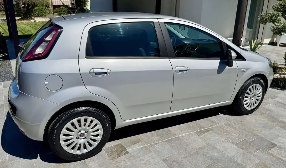 Usata Fiat Punto Evo Dynamic 77 CV (56 kW) 2011 Utilitaria