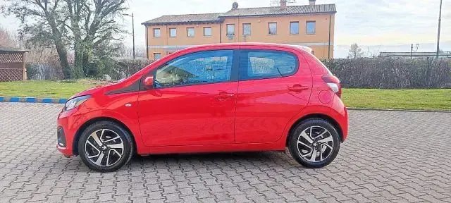 Begagnad Peugeot 108 Allure 82 HK (60 kW) 2020 Röd Halvkombi
