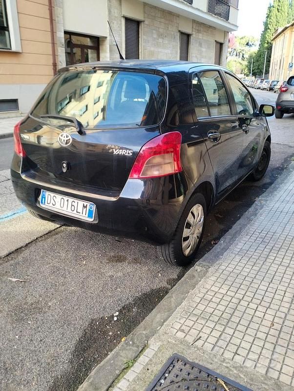 Usata Toyota Yaris 75 CV (55 kW) 2008 Nero Berlina