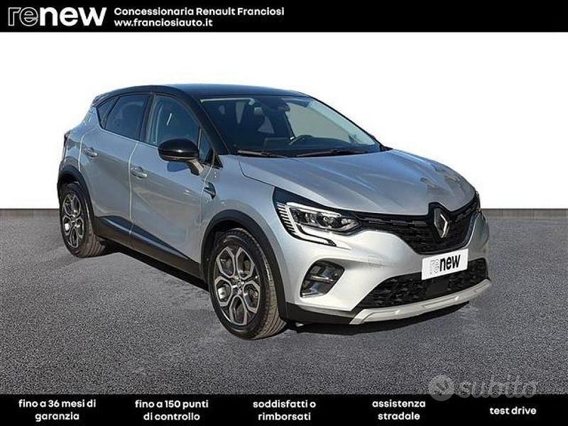 Usata Renault Captur Techno 101 CV (74 kW) 2023 Grigio chiaro SUV