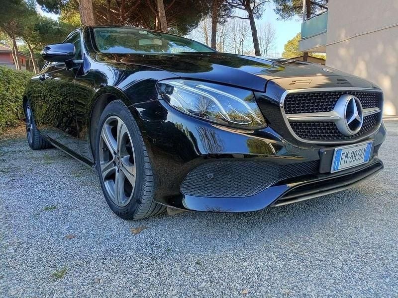 Usata Mercedes E220 194 CV (142 kW) 2017 Nero Coupé