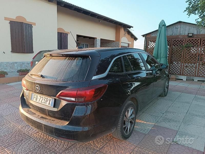 Usata Opel Astra 110 CV (80 kW) 2019 Nero Station wagon
