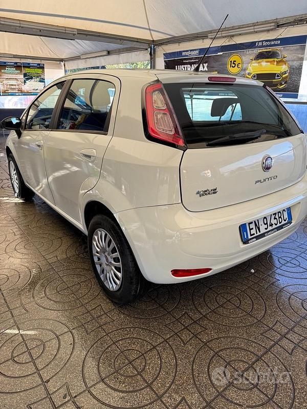 Usata Fiat Punto Easy 77 CV (56 kW) 2012 Bianco Berlina