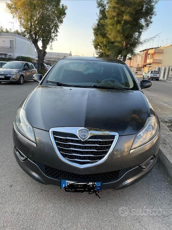 Usata Lancia Delta 120 CV (88 kW) 2009 Utilitaria