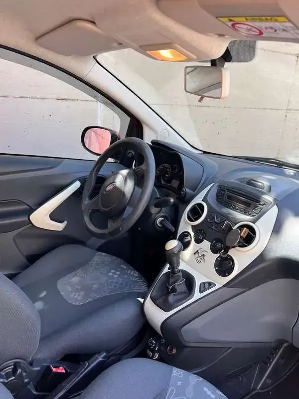 Usata Ford Ka 69 CV (50 kW) 2016 Rosso Berlina