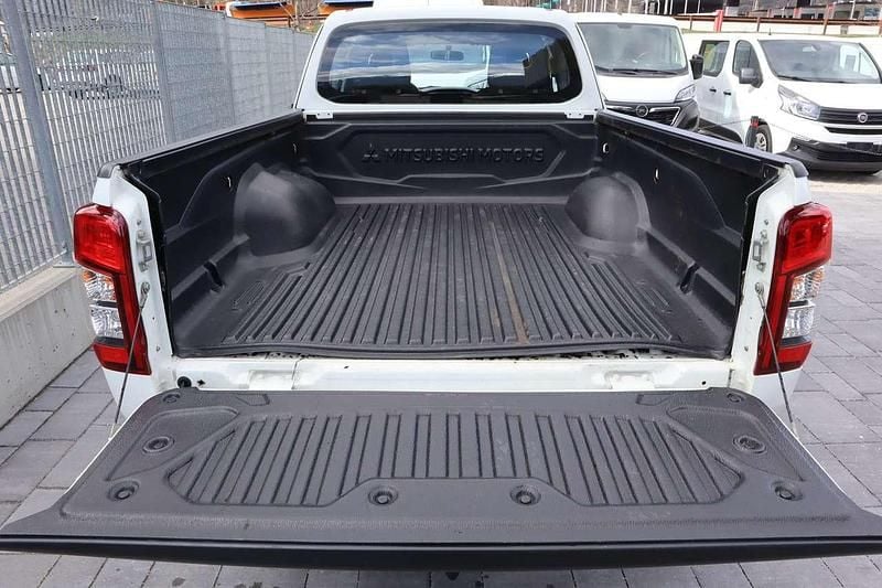Usata Mitsubishi L200 150 CV (110 kW) 2019 Bianco Pick-up