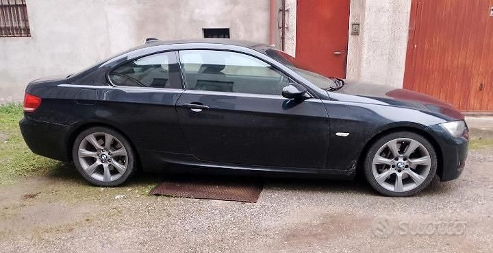 Nero Usata 2008 BMW 330 M Sport Coupé | 9000 € (Super prezzo) - Immagine 1/4