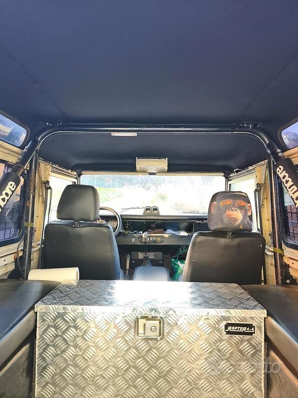 Usata Land Rover Defender 86 CV (63 kW) 1996 SUV