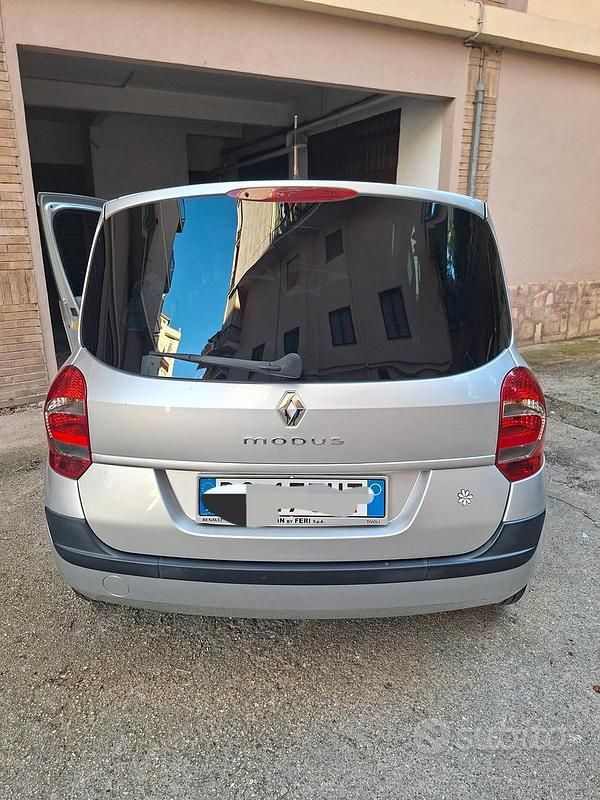 Usata Renault Grand Modus 75 CV (55 kW) 2008 Grigio Monovolume