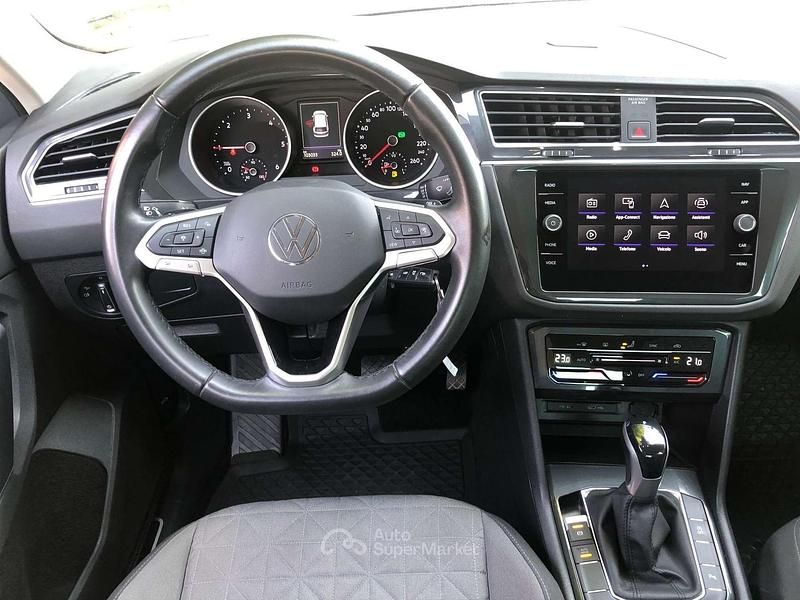 Usata VW Tiguan Life 150 CV (110 kW) 2022 Argento SUV