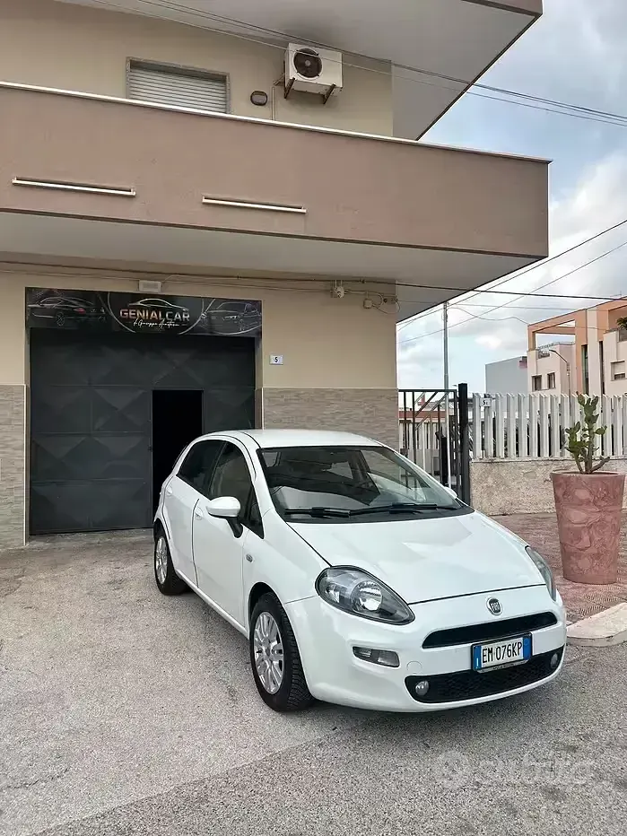 Usata Fiat Punto 85 CV (62 kW) 2012 Bianco Utilitaria