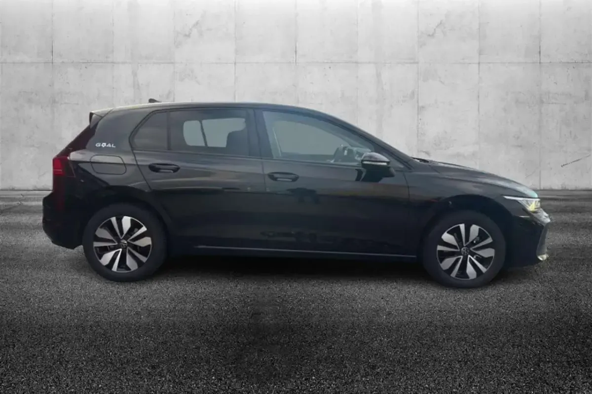 Usata VW Golf 150 CV (110 kW) 2024 Nero Monovolume