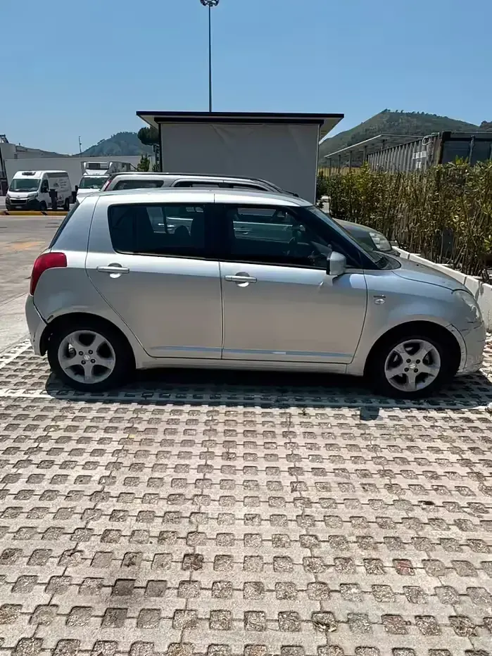 Usata Suzuki Swift 69 CV (50 kW) 2006 Grigio Utilitaria