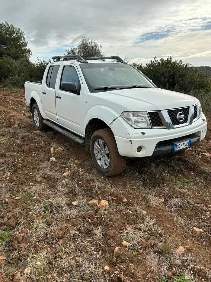 Usata Nissan Navara 171 CV (125 kW) 2006 Bianco Pick-up