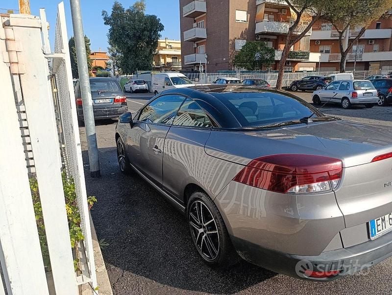 Usata Renault Mégane Cabriolet 110 CV (80 kW) 2012 Marrone Cabrio