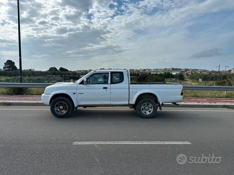 Usata Mitsubishi L200 99 CV (72 kW) 1998 Pick-up
