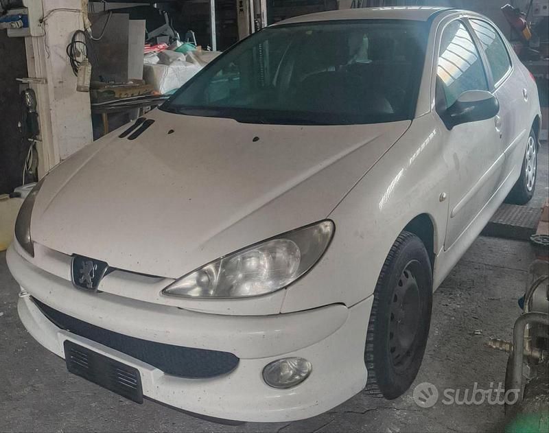 Usata Peugeot 206 75 CV (55 kW) 2006 Bianco Berlina