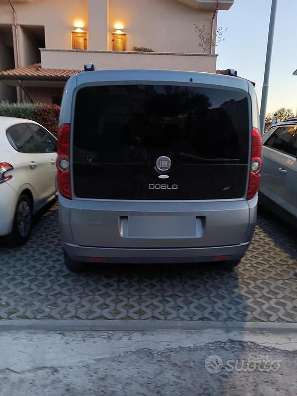 Usata Fiat Doblò Active 105 CV (77 kW) 2011 Grigio Monovolume