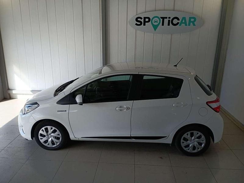 Usata Toyota Yaris Hybrid Active 101 CV (74 kW) 2019 Bianco Utilitaria