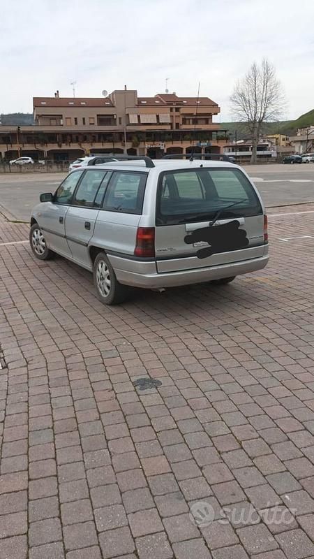 Usata Opel Astra Club 82 CV (60 kW) 1998 Grigio Station wagon