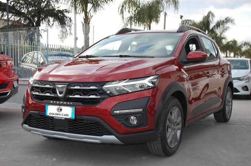 Usata Dacia Sandero Comfort Plus 101 CV (74 kW) 2021 Rosso Berlina