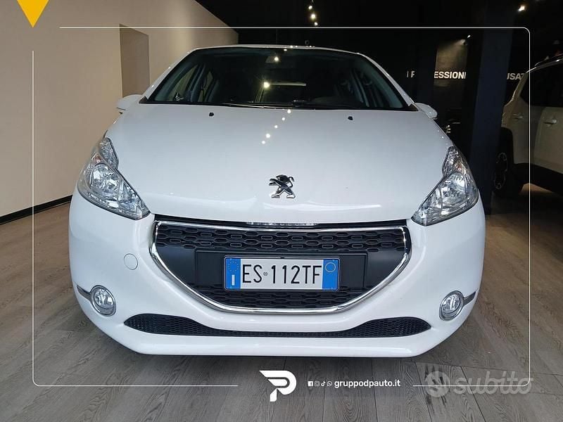 Usata Peugeot 208 Active 82 CV (60 kW) 2013 Bianco Utilitaria