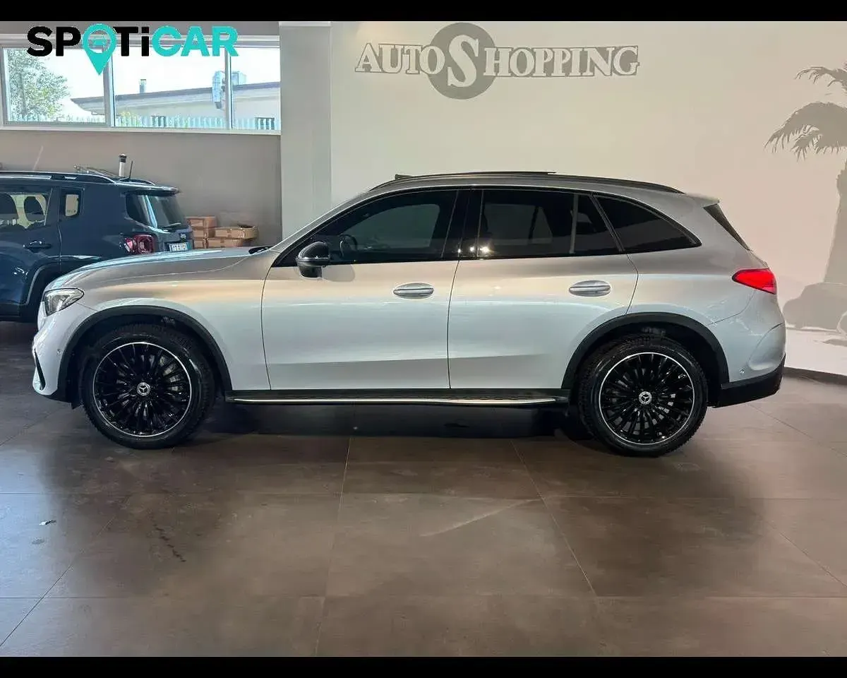 Usata Mercedes GLC300 Premium 269 CV (197 kW) 2023 Argento SUV
