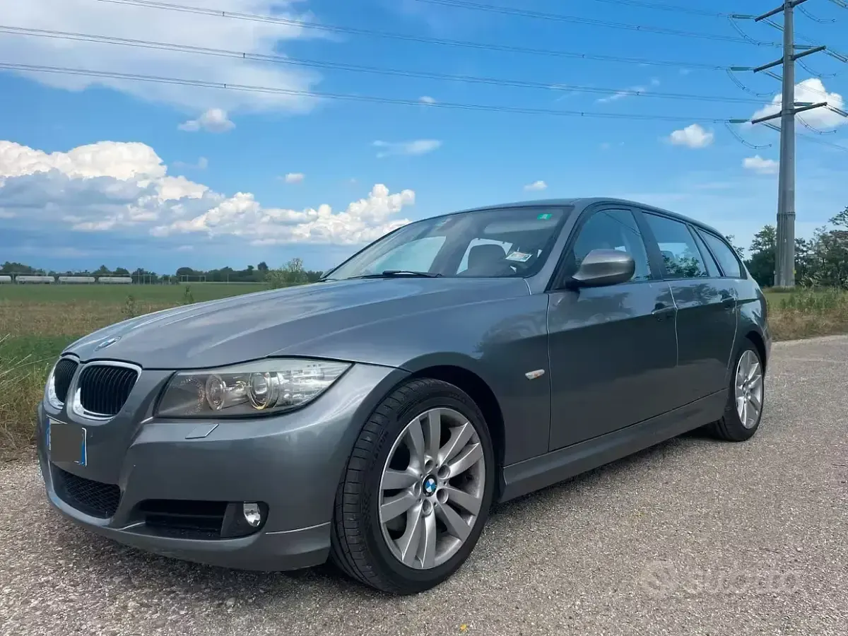 Usata BMW 320 Efficient Dynamics 184 CV (135 kW) 2012 Grigio Station wagon