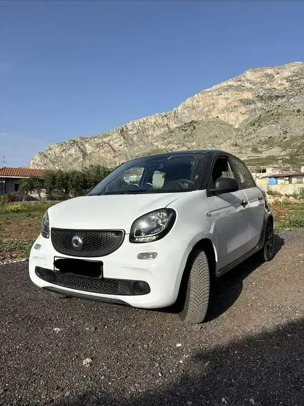 Begagnad Smart ForFour Passion 71 HK (52 kW) 2015 Vit Halvkombi