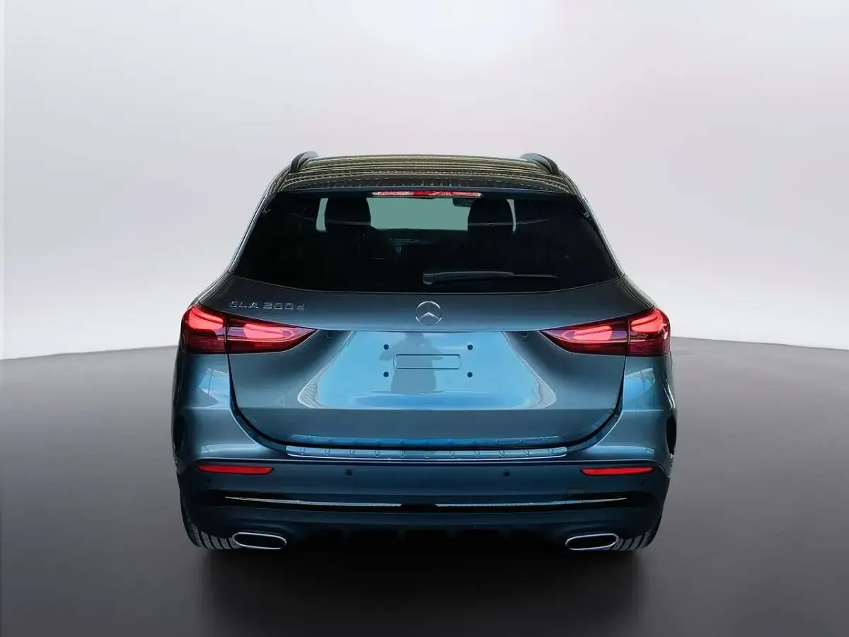 Nuova Mercedes GLA200 150 CV (110 kW) 2026 Grigio montagna SUV