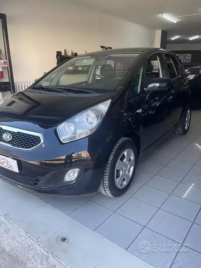 Usata Kia Venga Active 90 CV (66 kW) 2015 Nero Utilitaria