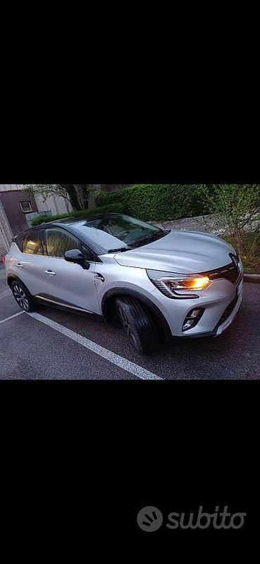 Occasion Renault Captur Techno 101 ch (74 kW) 2024 Gris SUV