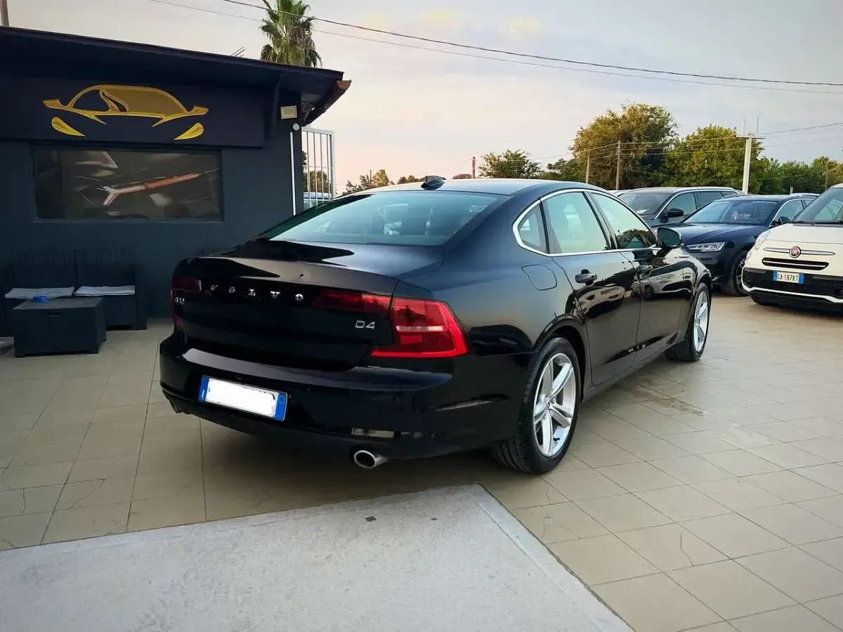 Usata Volvo S90 Momentum 190 CV (139 kW) 2018 Other Berlina