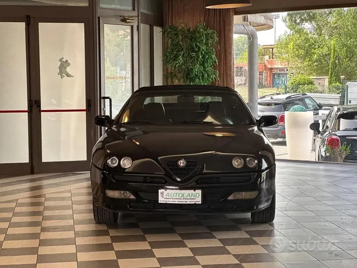 Usata Alfa Romeo Spider 150 CV (110 kW) 1996 Nero metallizzato Cabrio