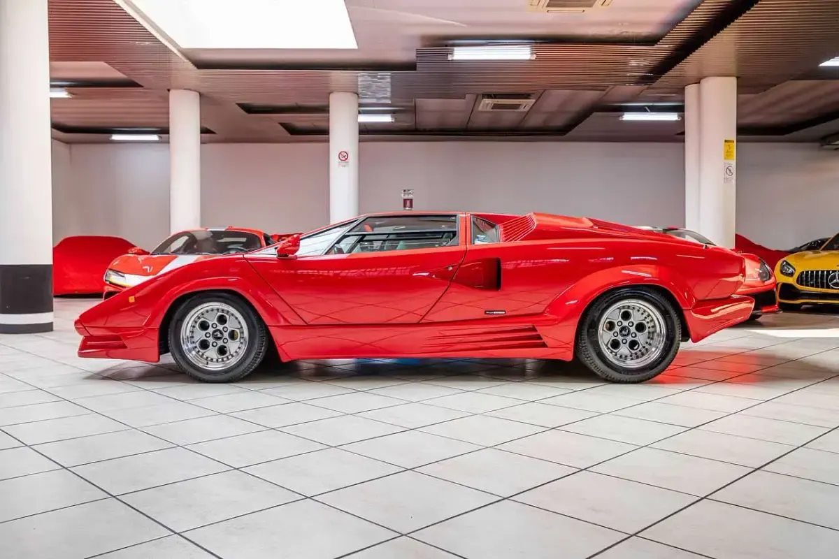 Usata Lamborghini Countach 455 CV (334 kW) 1990 Rosso Coupé