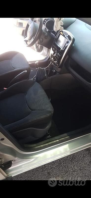 Usata Renault Clio IV 90 CV (66 kW) 2019 Grigio Berlina