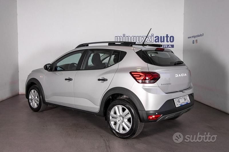 Usata Dacia Sandero Stepway 91 CV (66 kW) 2024 Grigio Berlina