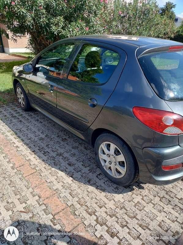 Usata Peugeot 206 60 CV (44 kW) 2011 Berlina