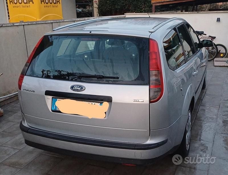 Usata Ford Focus 116 CV (85 kW) 2007 Grigio Station wagon