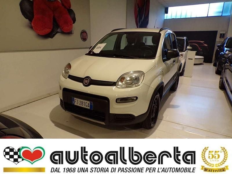 Usata Fiat Panda 4x4 86 CV (63 kW) 2019 Bianco gelato pastello Utilitaria