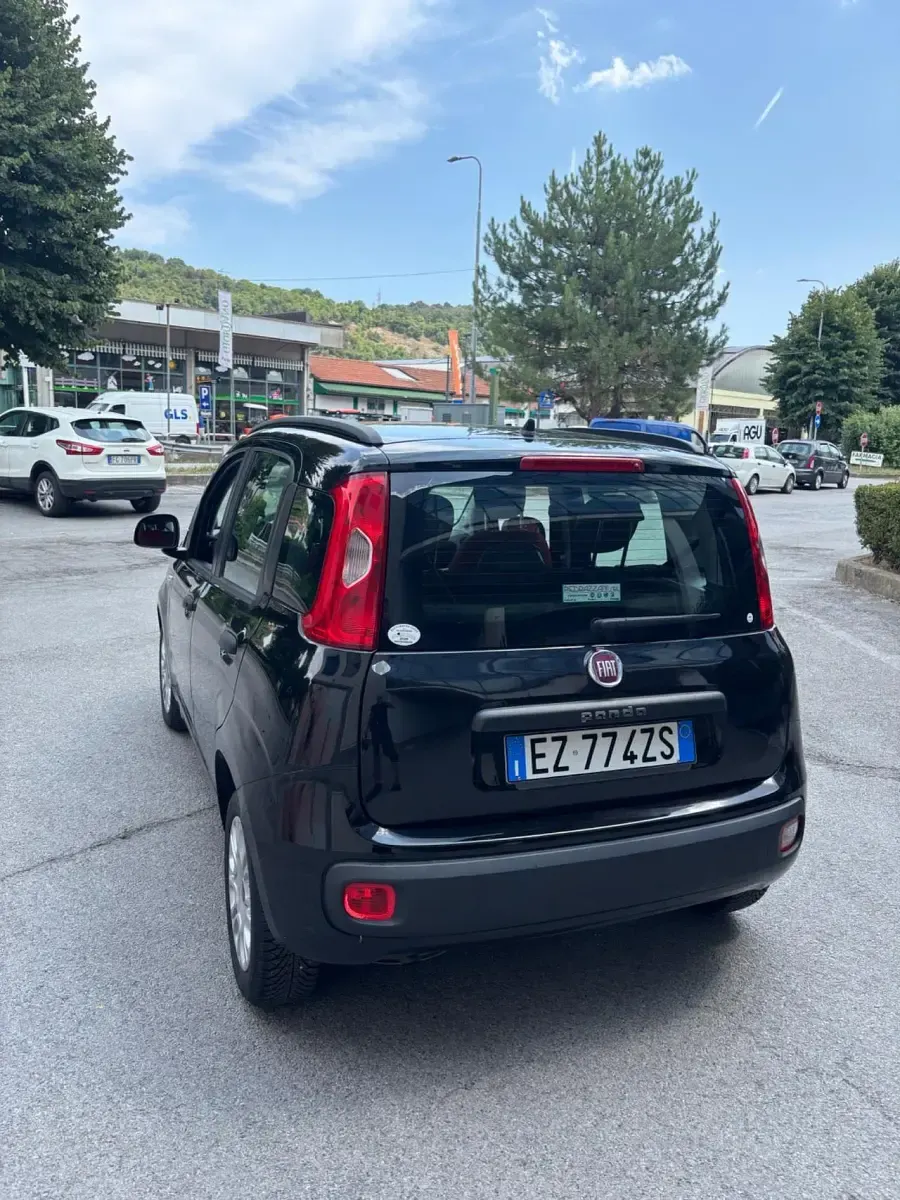 Usata Fiat Panda Lounge 75 CV (55 kW) 2015 Nero Utilitaria