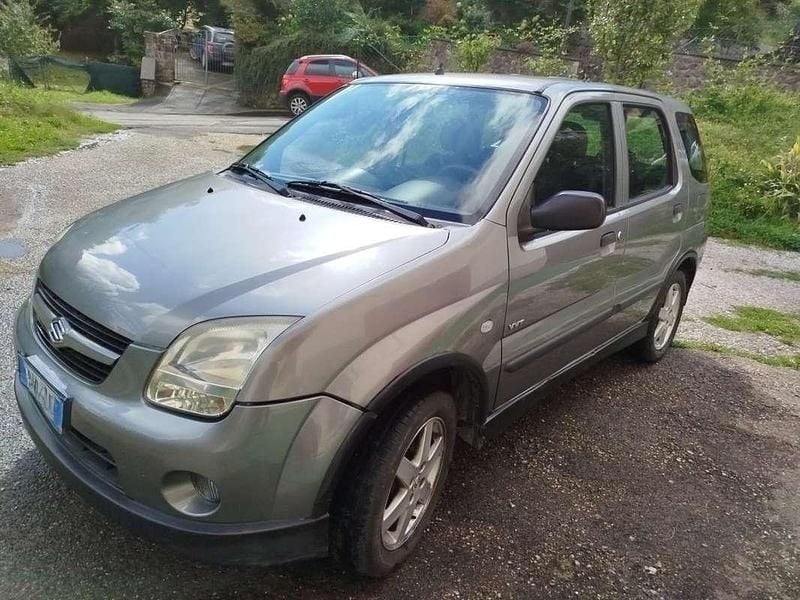 Usata Suzuki Ignis GL 99 CV (72 kW) 2005 Grigio SUV