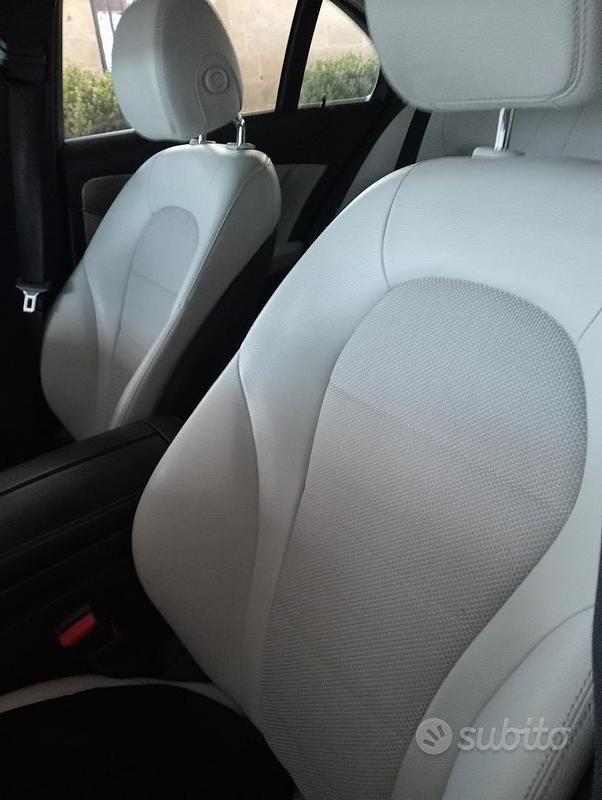 Usata Mercedes C220 170 CV (125 kW) 2014 Blu Berlina