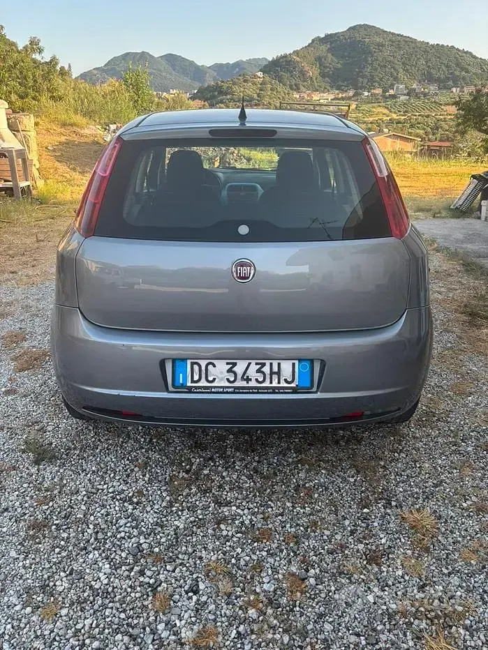 Usata Fiat Grande Punto 90 CV (66 kW) 2006 Grigio Utilitaria
